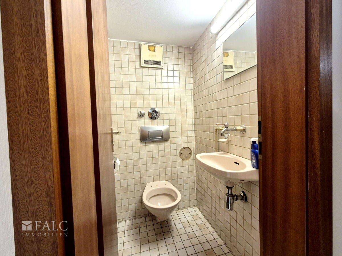 UG-WC